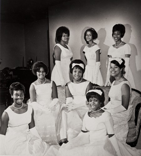 20th Century Onyx Club, Oxnard, 1964 debutantes, 1964. Reproduction. Courtesy Black Gold Cooperative Library System.