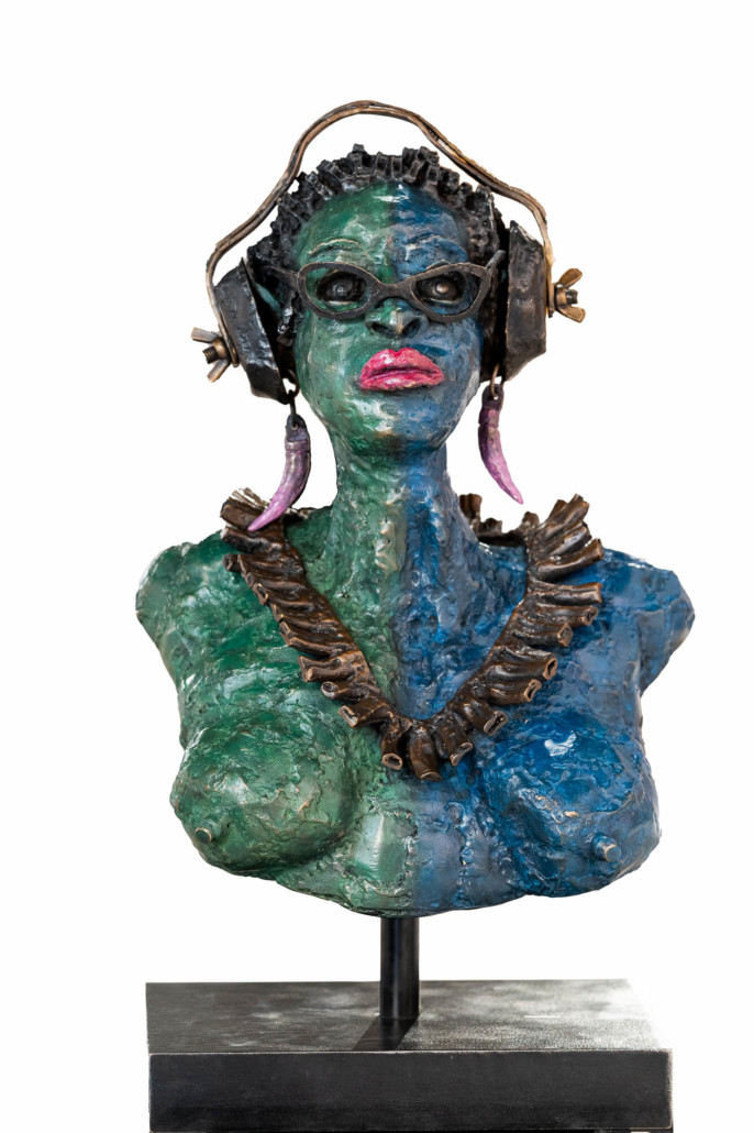 Willie Bester, Trendy women with glasses, 2022. Bronze, 68 x 38 x 29cm. Courtesy of the artist & The Melrose Gallery.